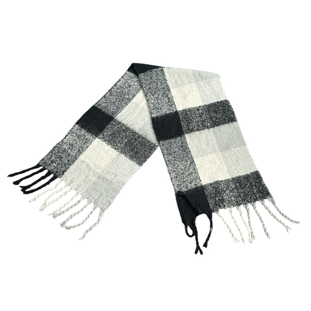Boutique black plaid knit scarf